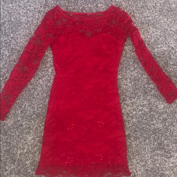 Red lace dress - Picture 1 of 1